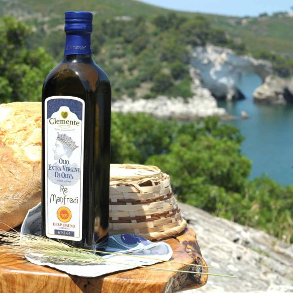 Olio Extravergine 100% Italiano DOP Re Manfredi 750ml - Ambientato 1