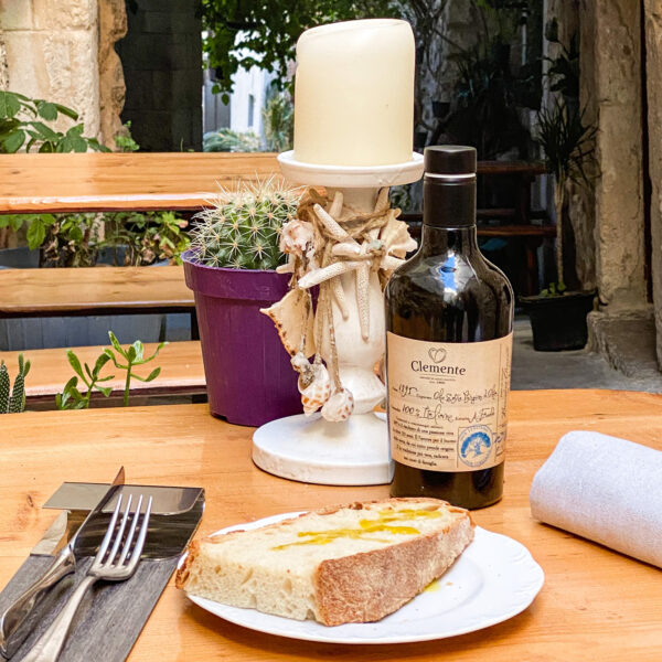 Olio Extravergine 100% Italiano "1895" 500ml Ambientata 2