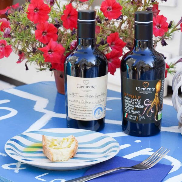 Olio 100% Italiano Bio-DOP U Polp 500ml Ambientata 2