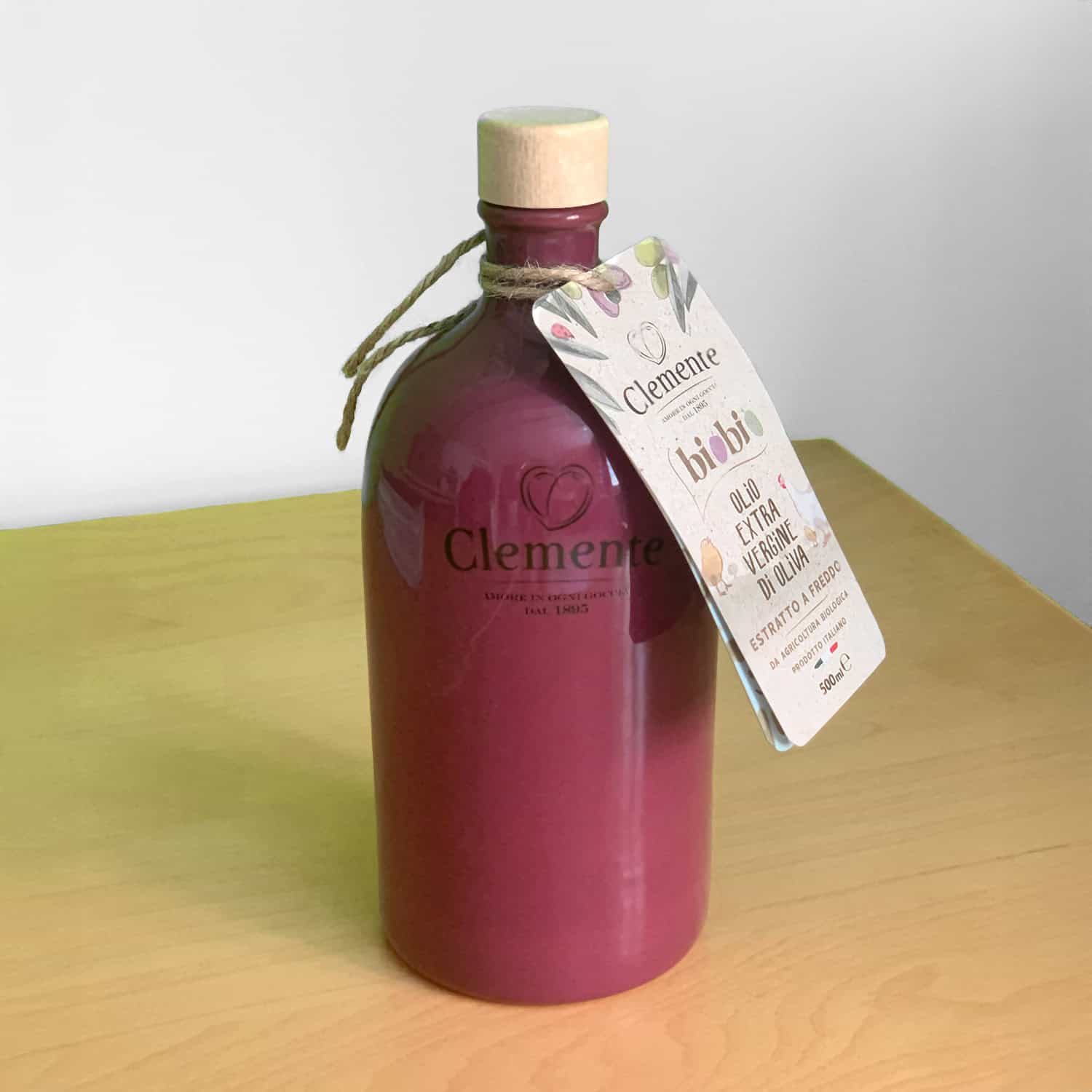 Orcio Sostenibile Melanzana 500ml Ambientata - Olio Clemente